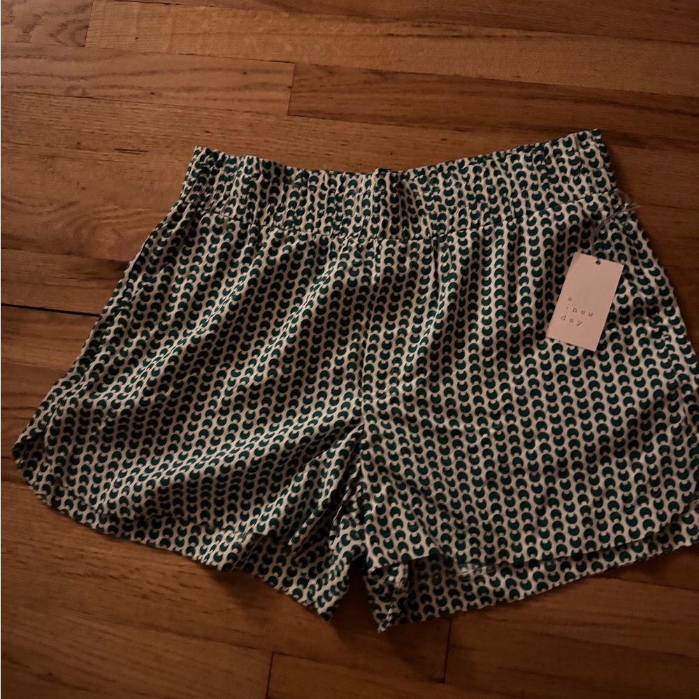 a new day High Waist green and White Patterned Shorts